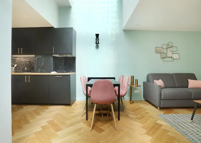 Apartment Center Of Paris By Studio Prestige